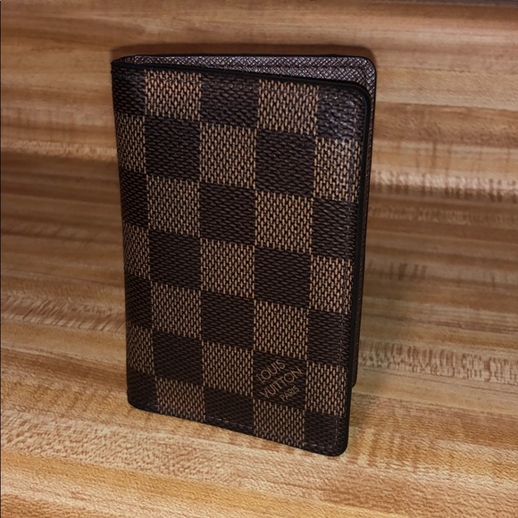 Louis Vuitton Wallet - Picture 1 of 8